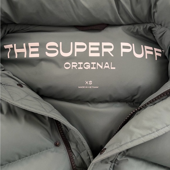 Women’s Puffer Jacket - Picture 3 of 3